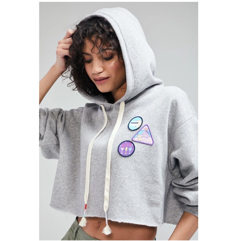 WILDFOX Merit Badges Harley Cropped Hooded Sweatshirt, Heather Grey L NWT